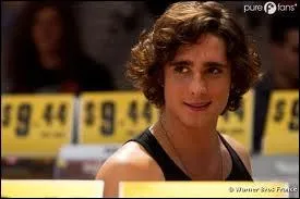 Quel acteur joue ce personnage ?