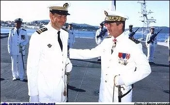 Un vice-amiral d'escadre est un ?