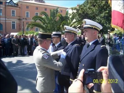 Un enseigne de 1er classe est un ?