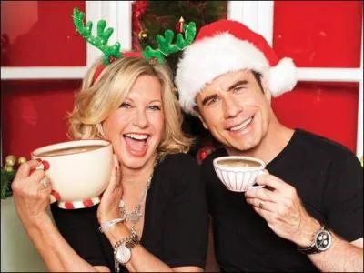 Reconnaissez-vous ces deux stars qui furent adules quand est sorti un certain film et surtout un certain duo chant... ?