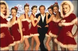 Un fameux chanteur, qui fait un fameux come-back avec son titre Christmas is all around, au point d'tre invit par Elton John. C'est dans quel film ?