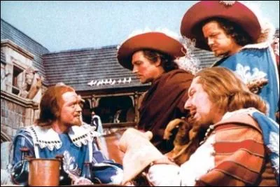 Les trois mousquetaires (d'Alexandre Dumas) se nomment Athos, Porthos et d'Artagnan !