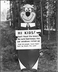 L'Ours anthropomorphique Yogi est un ours trs gourmand, comme ses congnres d'ailleurs. Son originalit rside surtout au niveau de son habillement, Il porte ?