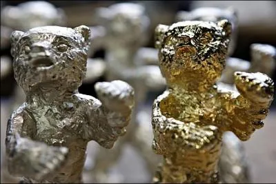 Au festival du film  Berlin, l'Ours d'honneur rcompense les prestations du meilleur ralisateur, meilleure actrice et meilleur acteur !