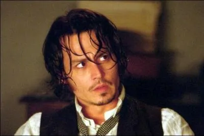 C'est un inspecteur remarquable et trs charmeur , il affronte Jack l'ventreur dans le film  From Hell . Qui est-il ?