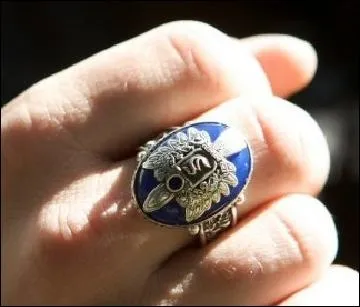  qui est cette bague ?