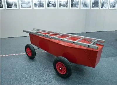 Quel mtier devrait avoir exerc celui qui se fait enterrer dans ce cercueil ?