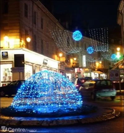 Avallon se met en lumire jusqu'au 7 janvier 2013. Dans quel dpartement se situe cette ville ?