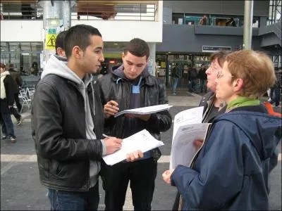 Amnesty International regroupe plus de trois millions d'adhrents et de donateurs dans plus de ?