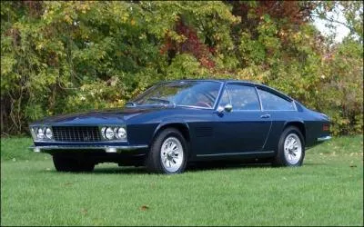 Cette marque automobile vient d'un pays qui n'a jamais eu de constructeur gnraliste, mais quelques petites et luxueuses productions. Quelle est cette marque ?