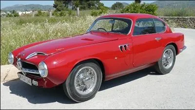 Son constructeur est plus connu pour ses camions, mais savait aussi faire de sympathiques et originales automobiles. Ce coup est un :