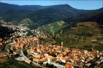 Kaysersberg est une petite ville alsacienne du dpartement du Haut-Rhin. De laquelle des villes suivantes est-elle la plus proche gographiquement ?