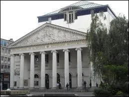  la fin d'un opra, les spectateurs crirent :  Vive la libert . Ce fut le signal dclencheur de la rvolution et de l'indpendance de 1830. Dans quel thtre tait-ce ?