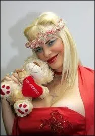 Compltez cette citation de Ilona Staller dite la Cicciolina :  C'est dommage qu'on ait choisi l'euro ...