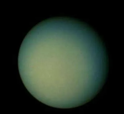 Depuis 2005, combien Uranus a-t-elle de satellites connus ?