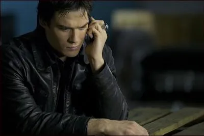 Qui le force  boire du sang humain pour achever sa transformation ?