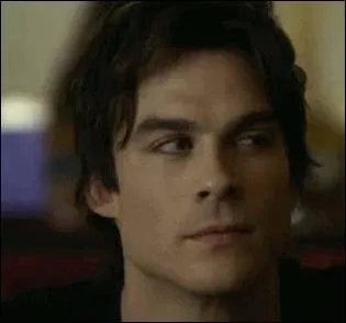 Que lui annonce Katherine quand elle revient  Mystic Falls ?