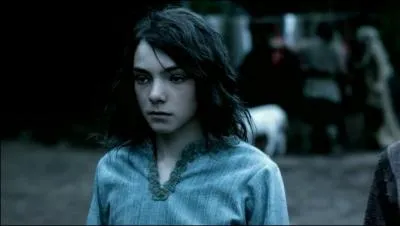 Qui fut tu par un loup  la pleine lune ?