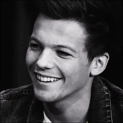 Qui chante :  You can't go to bed, Without a cup of tea And maybe that's the reason, That you talk in your sleep And all those conversations Are the secrets that I keep . Though It makes no sense to me.  