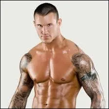 A quel ge Randy Orton a-t-il eu son premier titre  la WWE ?