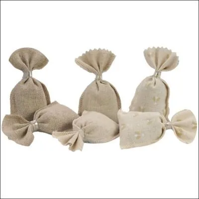 Petit sac contenant des pices pour imprgner de leurs saveurs une tisane ou un court-bouillon. Comment se plat-on  l'appeler ?