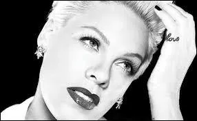 Qui est cette star ?