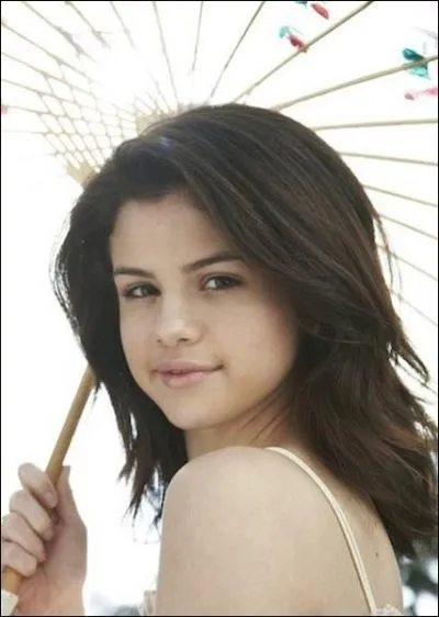 Qui est cette star connue et trs trs trs jolie ?