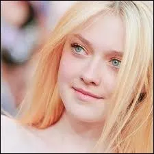 Aprs combien de semaine(s) de formation au Performing Actors North rvle-t-elle ses dons ?