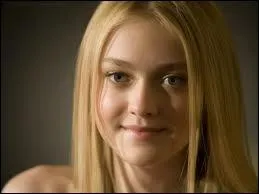 Toujours dans  Twilight , quelle est sa premire phrase (ou ses premiers mots) ?