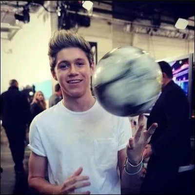 Quelle est la nationalit de Niall ?