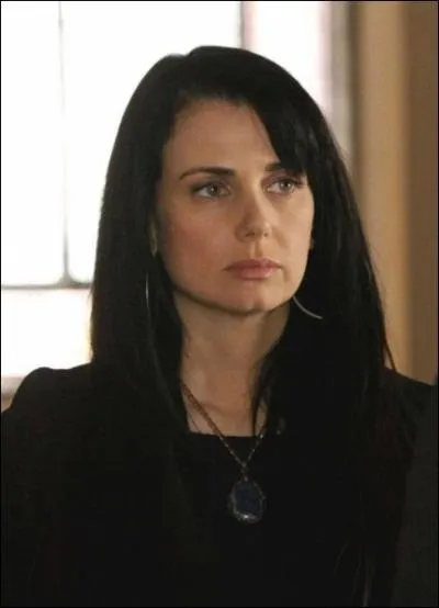 Isobel est devenue vampire grce au sang de :