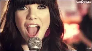 Lequel de ses titres est chant par Carly Rae Jepsen ?