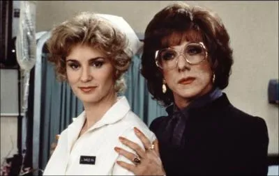 Trs charmante auprs de Dustin Hoffman dans ce film de Sydney Pollack o elle a obtenu l'oscar de la meilleure actrice dans un second rle :