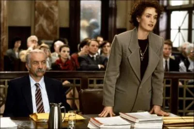 Avocate, elle dfend son pre dans ce film de 1989 dirig par Costa-Gravas :
