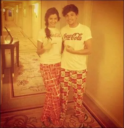 Comment s'appelle la petite amie de Louis Tomlinson ?