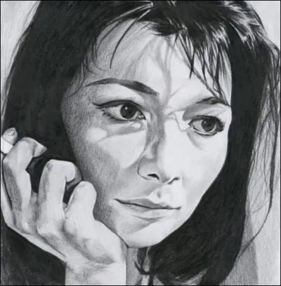 Elle chante  quand on est l-haut perdu aux creux des nuages on regarde en bas pour voir son amour qui nage   dans ... .