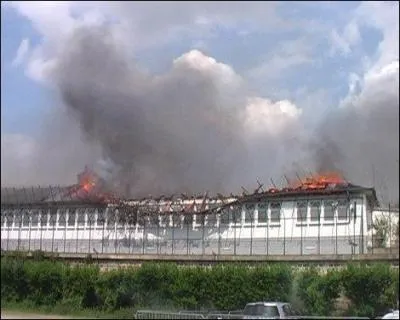 Un incendie a dtruit dimanche dernier le centre de rtention de Vincennes. Quelles en ont t les consquences immdiates?