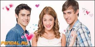 Combien y a-t-il de saisons dans  Violetta  ? 