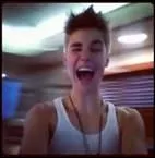 Avec qui Justin est en couple depuis 2010 ?