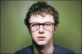 Qui est ce podcasteur fan de chat ?