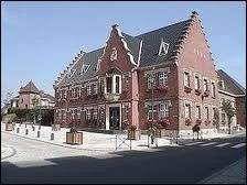 Je termine cette premire partie par la commune de Steenvoorde, o les habitants rpondent au nom de ...