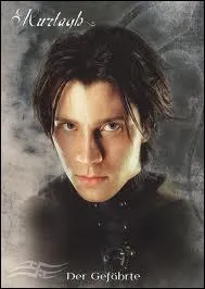 Comment s'appelle son demi-frre ?