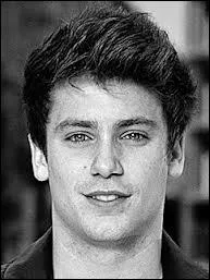 Qui suis-je ? (chanteur)