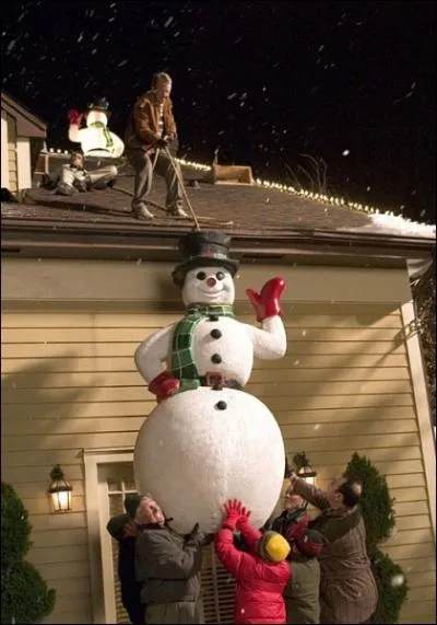 Tout ce joli monde hisse Jack Frost sur le toit, pour dcorer. Tim Allen et Jaimie Lee Curtis sont le couple qui pensait chapper  Nol dans ce film amusant qui est ?