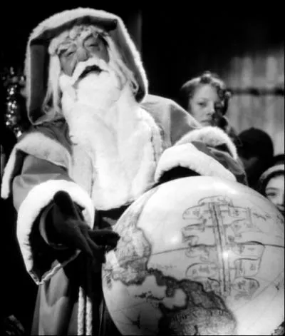 Un autre grand classique de Nol,  la frontire du fantastique et adapt d'un roman de Pierre Vry, quel est ce film ralis en 1941 par Christian-Jaque ?