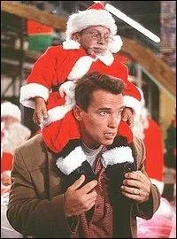 Dans ce film, La course au jouet, Arnold Schwartzenegger se retrouve  vivre dangereusement durant la priode de Nol, juste pour trouver un jouet qui est... ?