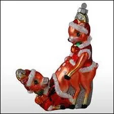 On trouve de tout dans les dcorations de Nol et pour toutes les circonstances. On peut penser que les personnages ici sont innocemment placs, mais voici donc un couple...