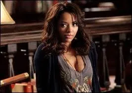 Avec qui Bonnie est-elle sortie ?