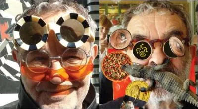  Je n'eus pas le temps de me protger, le chat sauta sur moi et me balafra la joue droite. Je me regardai dans la glace et je vis que mon sang avait trac sur mon visage le mot science.  Ouf ! c'est ?