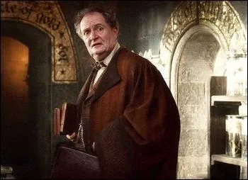 Pourquoi Slughorn voulait-il modifier son souvenir ?